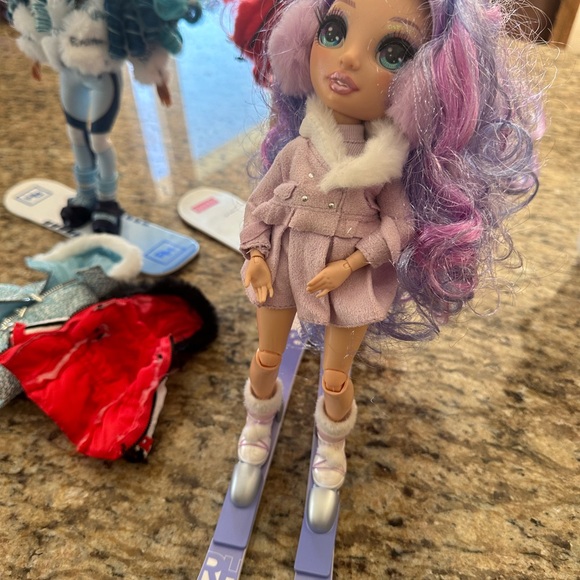 Rainbow High dolls with snowboards- Ruby, Violet and Skylar. - Picture 4 of 5